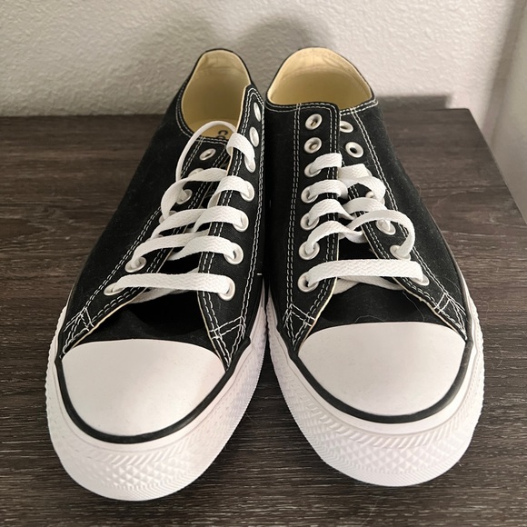 Low top Converse - Picture 1 of 4